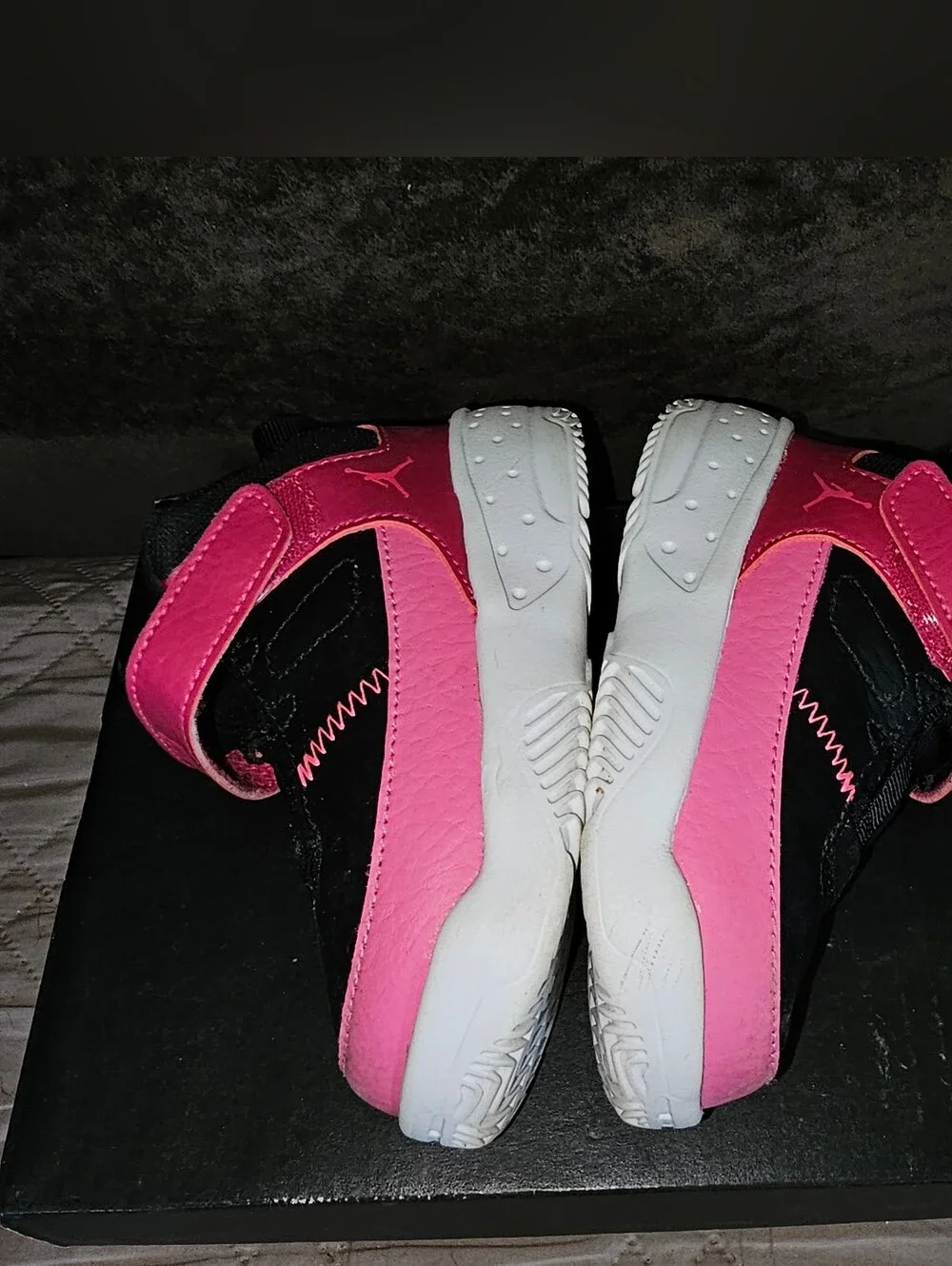Jordan Maz Aura 3 Size 7C Athletic Sneakers - Black & Pink